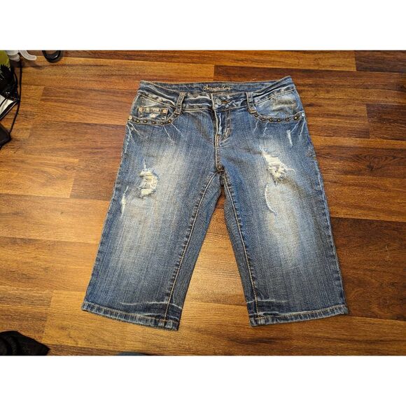 American rag distressed shorts size 5 * - Picture 1 of 2